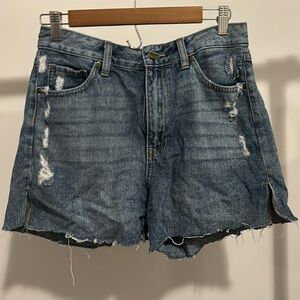 Denim shorts super cute